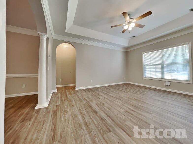 Building Photo - 203 Manor View Ct