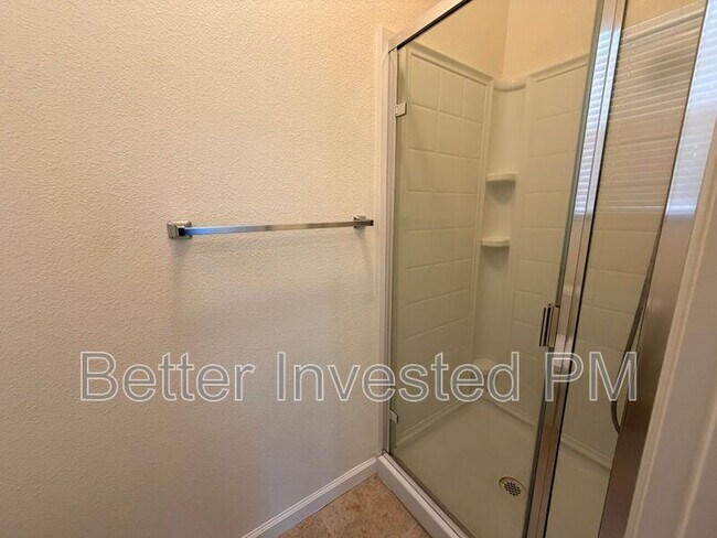Building Photo - 1743 Waltzer Rd