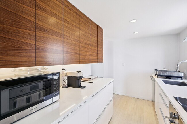 Building Photo - 464-470 Central Ave