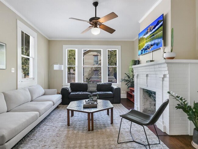 Building Photo - 2617 1/2 S 2nd St