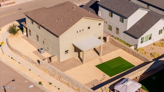 Building Photo - 561 Issa Circle