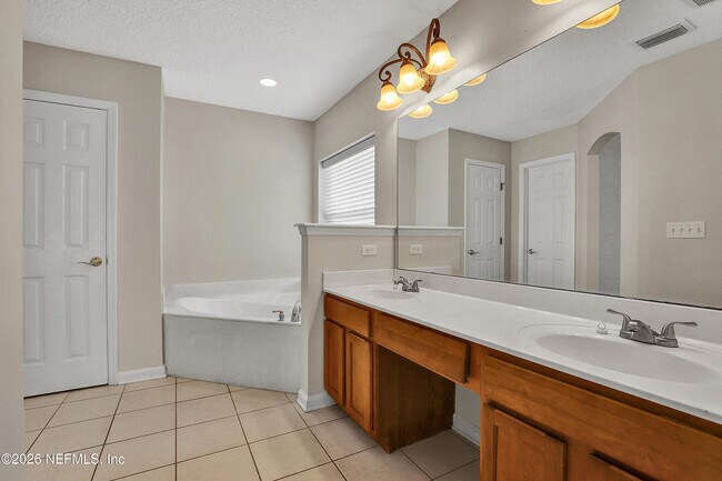 Building Photo - 14422 Christen Dr S