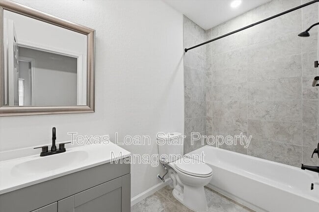 Building Photo - 319 N Carolina St