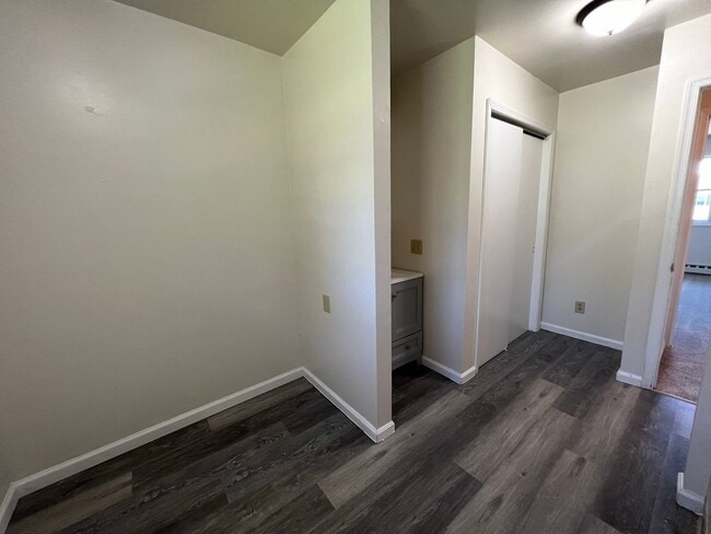 Building Photo - Spacious 3BR Townhome - LOTS OF ROOM!!! - ...