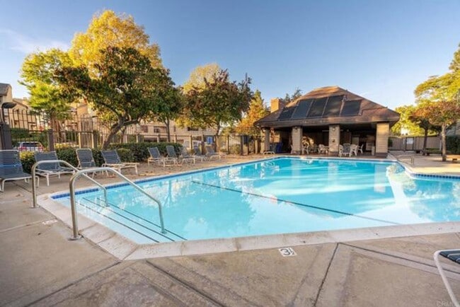 Building Photo - Beautifully Furnished 2 Bed/2.5 Bath Townhome in the Desirable Woodlands of La Jolla