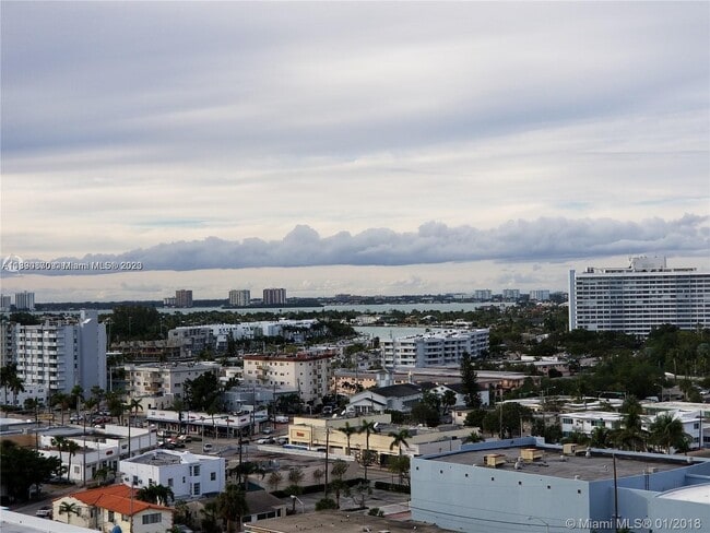 Building Photo - 401 69th St