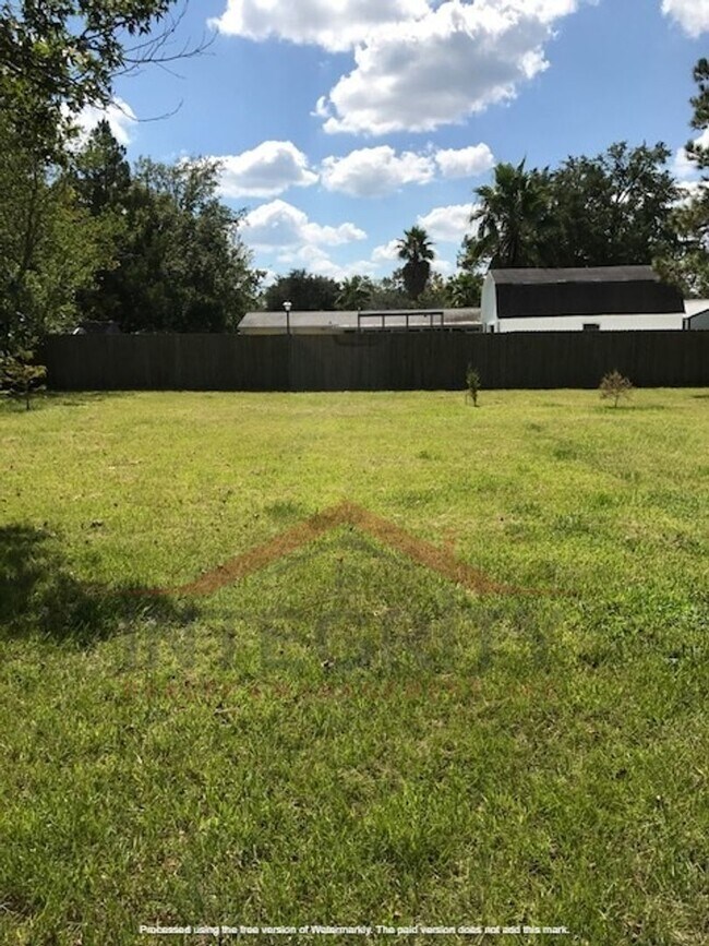 Building Photo - 3 bed/2 bath in Orange Park