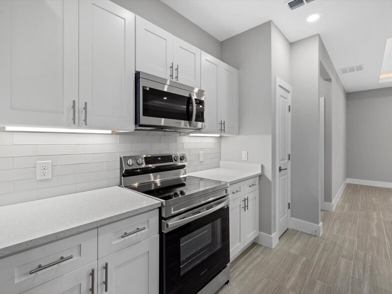 Building Photo - 2063 Snover Ave