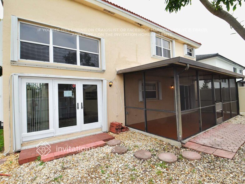 Building Photo - 14001 Richwood Pl