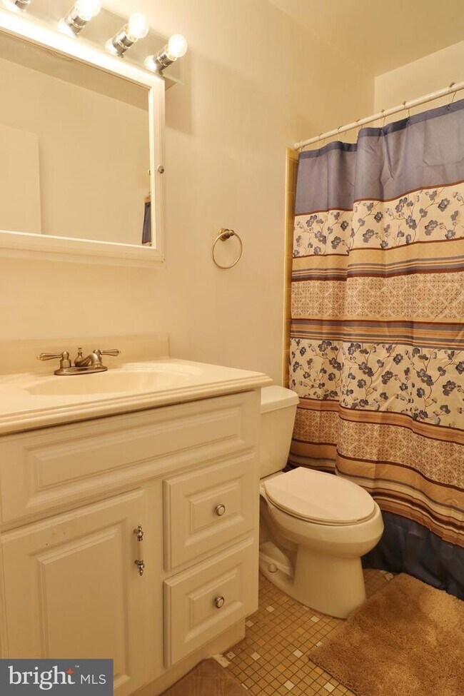 Building Photo - 6061 Dawn Dr