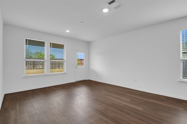 Building Photo - 14403 Cedar Ledge Ln