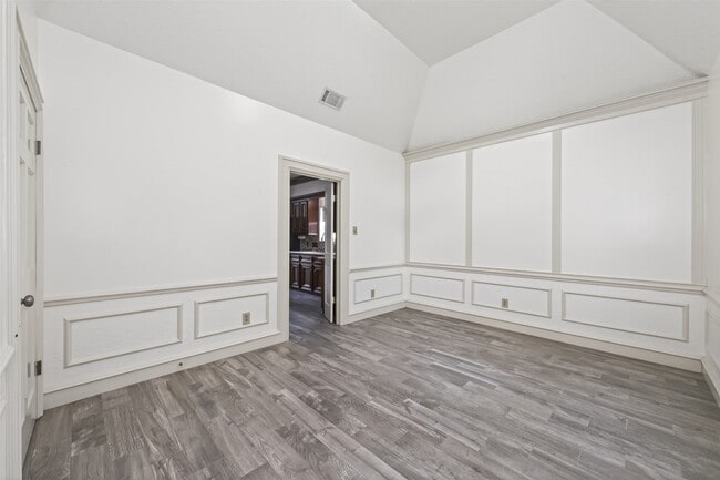 Building Photo - 15106 Dawnbrook Dr