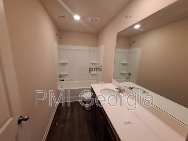 Building Photo - 110 Foley Dr