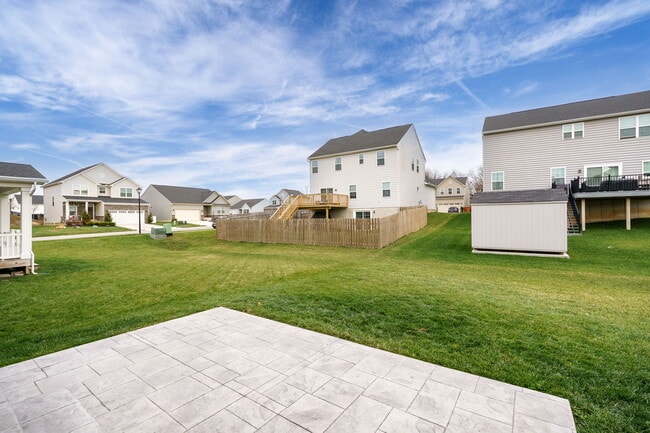 Building Photo - 194 Cresting Rd