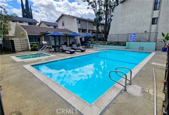 Building Photo - 1139 W Badillo St