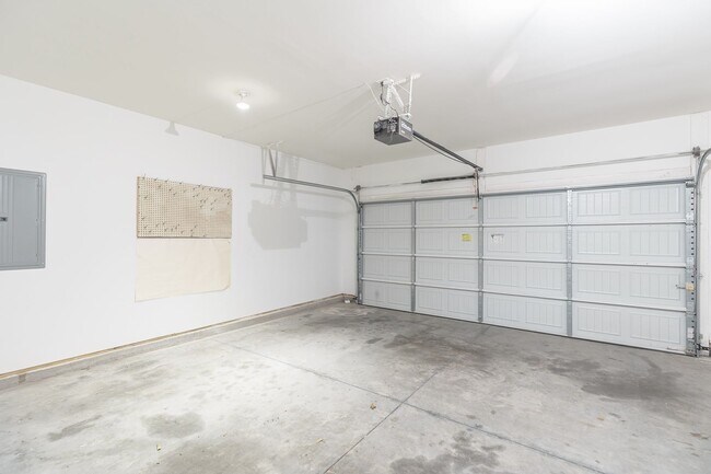 Building Photo - 5907 Landerwood Dr