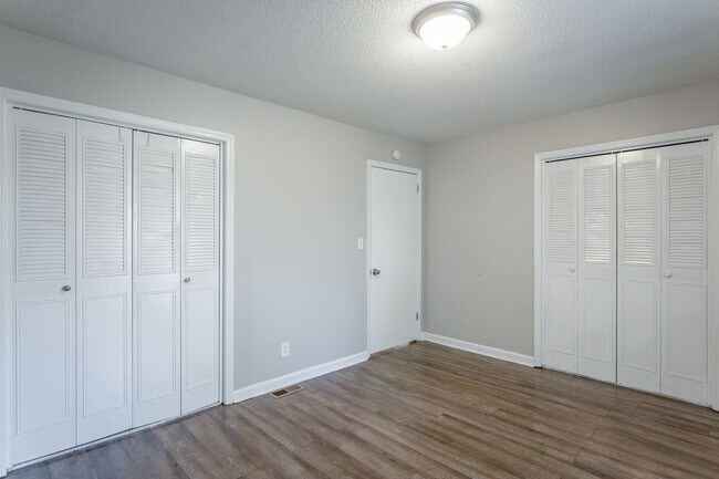 Building Photo - 5221 Old Trail