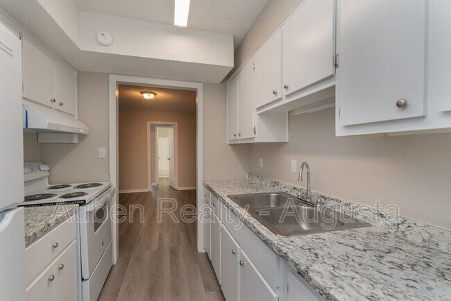 Primary Photo - 1546 Hamilton Dr