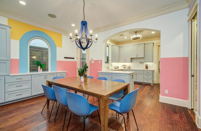 Building Photo - 1204 E 29th St