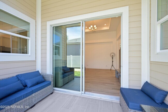 Building Photo - 210 Terra Oaks Dr