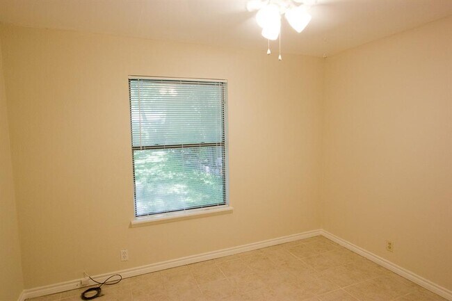 Building Photo - 5901 S 1st St