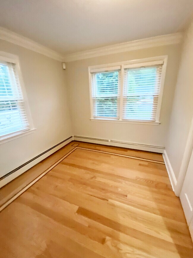 Building Photo - 4070 Madison Ave