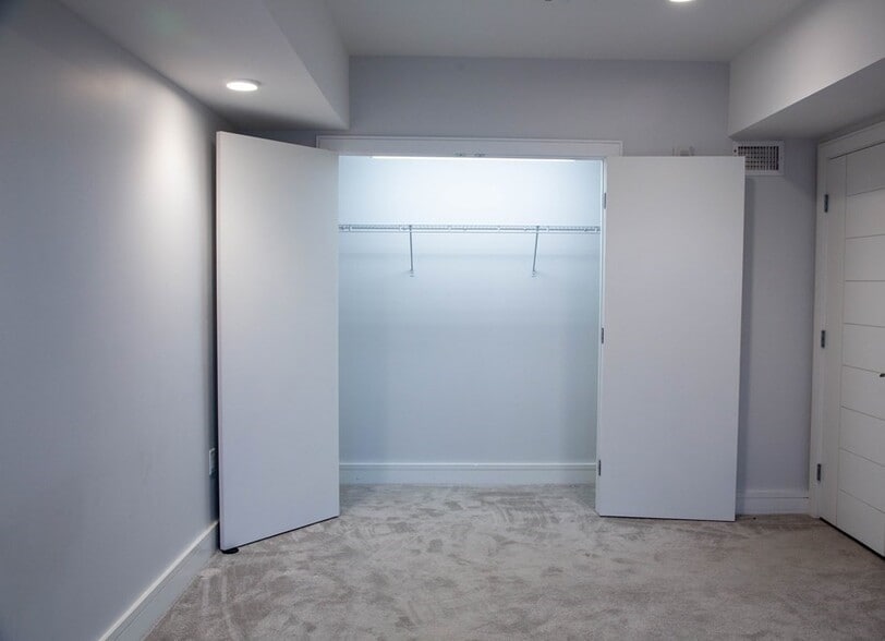 Building Photo - 262 Monsignor Obrien Hwy