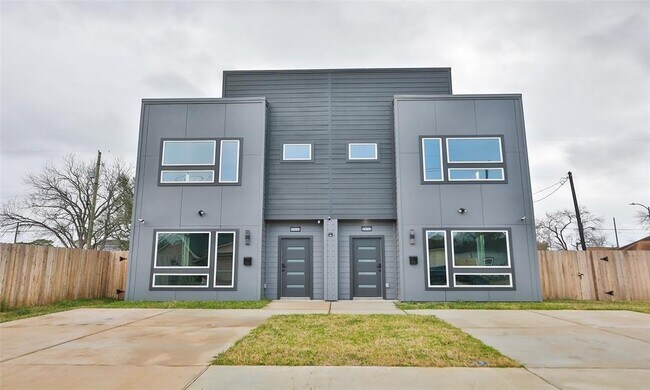 Building Photo - 9315 Ashville Dr