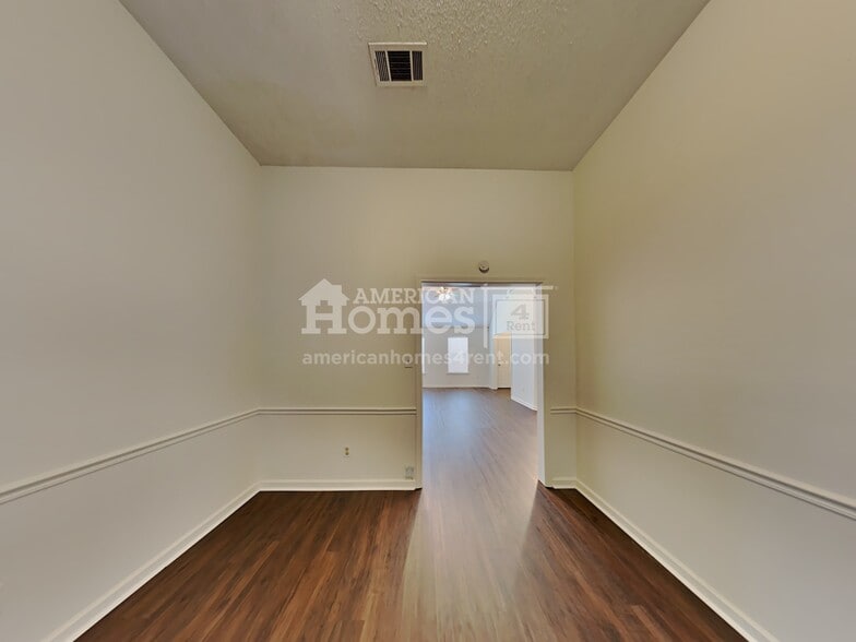 Building Photo - 245 Brookstone Cove