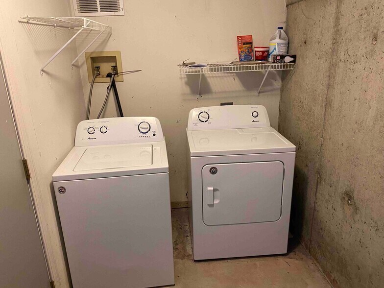 Washer and Dryer included - 30 Charter St