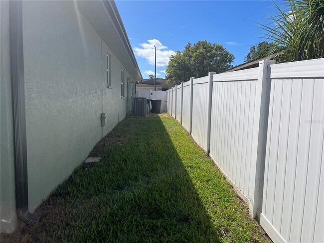 Building Photo - 2780 Merlin Way