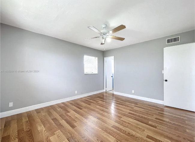 Master bedroom - 4043 NW 16th St