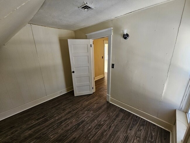 Building Photo - 420 N 2nd Ave