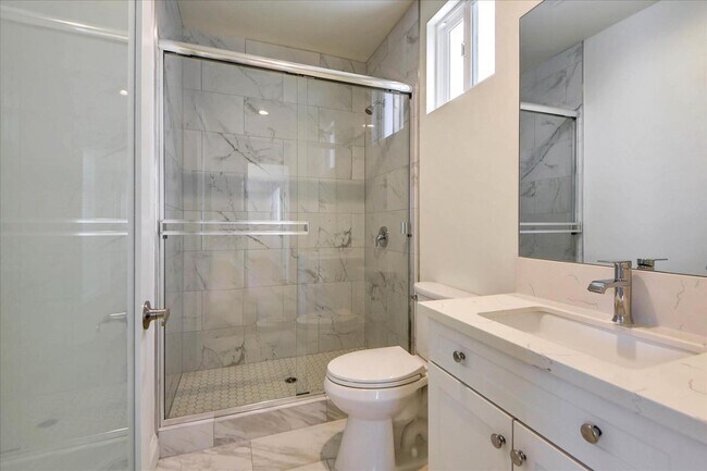 Building Photo - 2205 Camden Ave