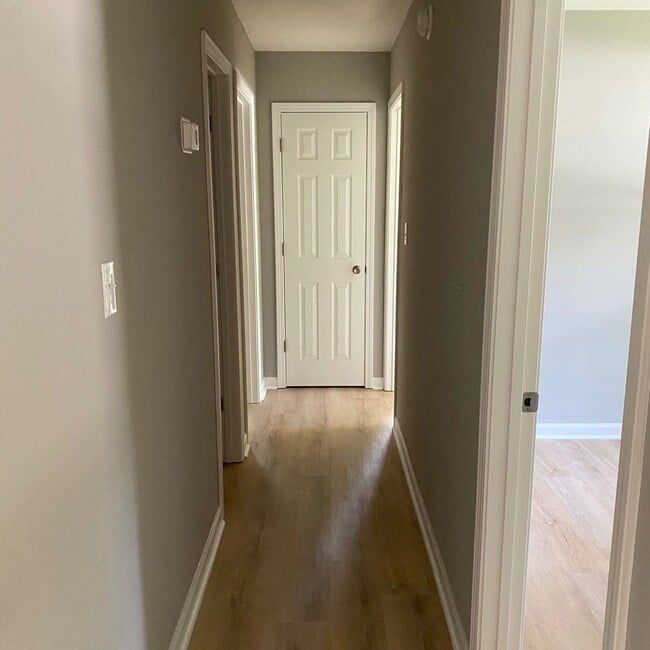 Building Photo - Completely Remodeled