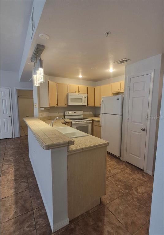 Building Photo - 1990 Erving Cir