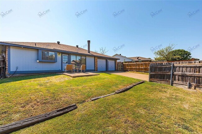 Building Photo - 1029 Field Trail Dr