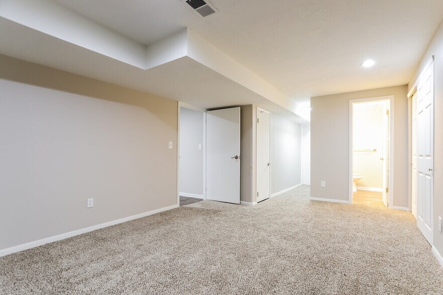 Building Photo - 13881 E Radcliff Pl