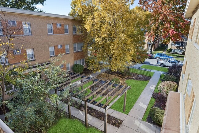 Building Photo - 1953 Euclid Ave