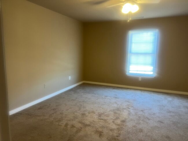 Building Photo - 3201 SW Deerfield Blvd