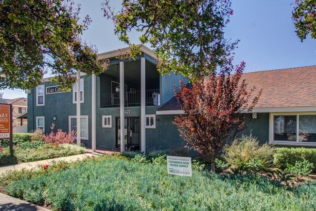 Building Photo - Las Casitas