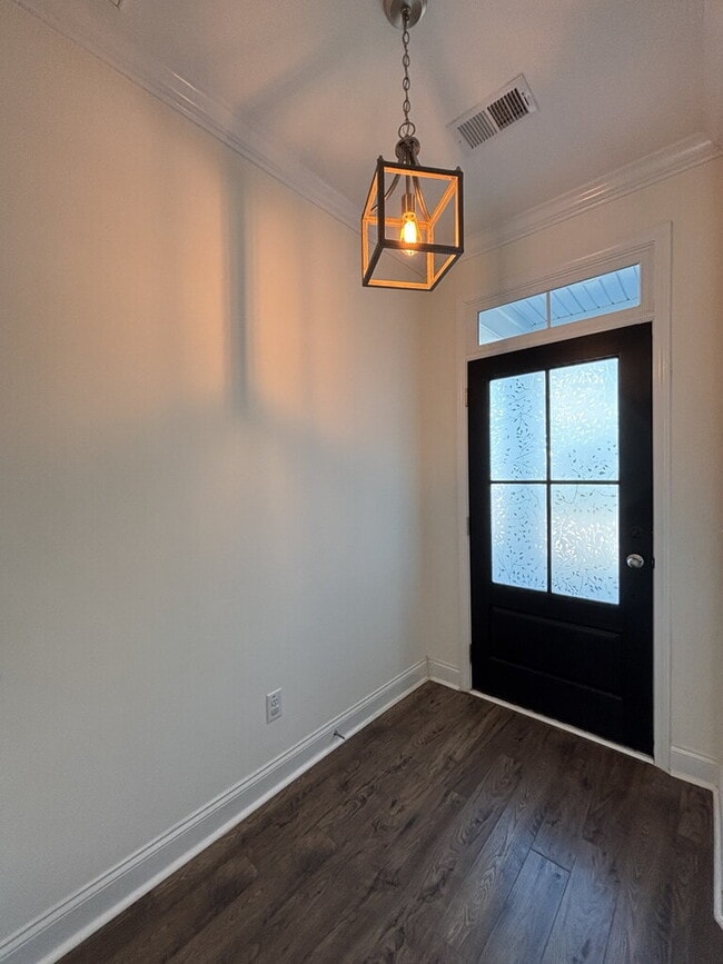 Building Photo - 608 Ravensridge Ln