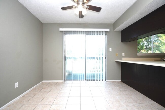 Building Photo - 379 Richvale Ln