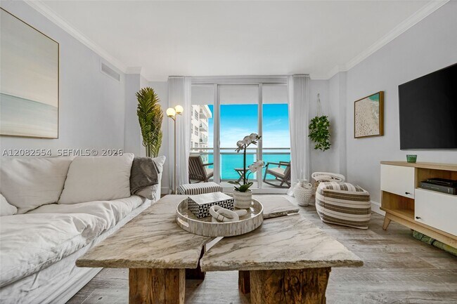 Building Photo - 6917 Collins Ave