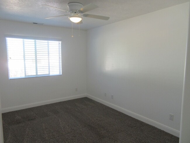 Building Photo - Single Level Twin Home, Gemini Meadows