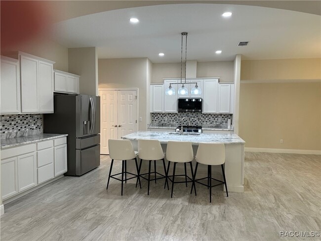 Building Photo - 5780 N Lena Dr