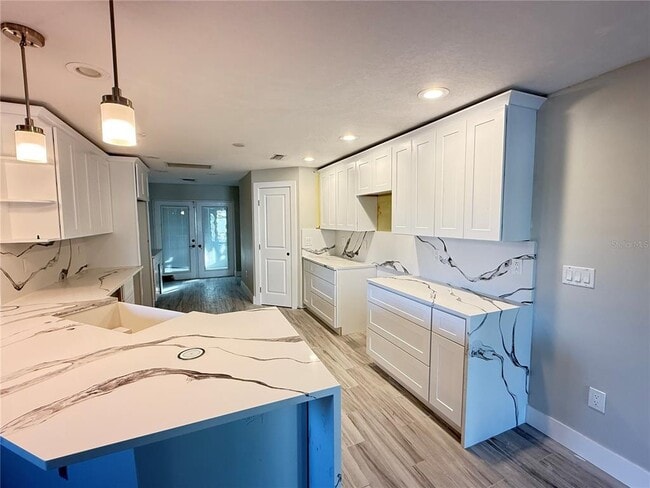 Building Photo - 407 15th Ave