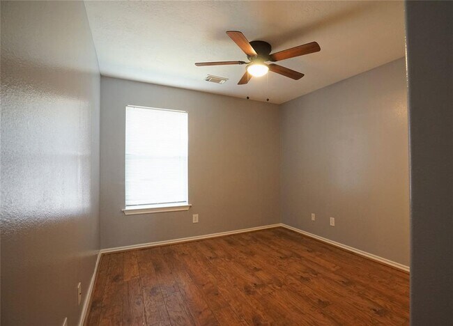 Building Photo - 106 S Abram Cir