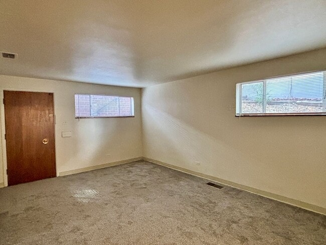 Building Photo - 3211 S Lincoln St