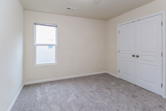 Building Photo - 716 Ferrell Ave